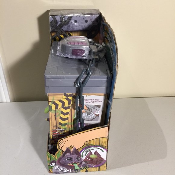 Crate Creatures Surprise Guano Monster Beast in Crate - Picture 8 of 15
